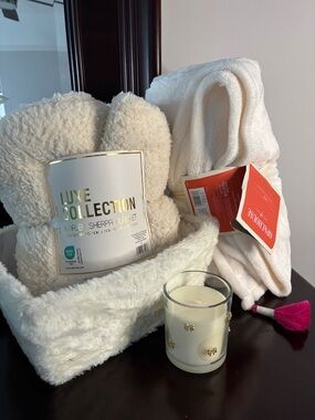 Ivory Sherpa Throw Blanket -